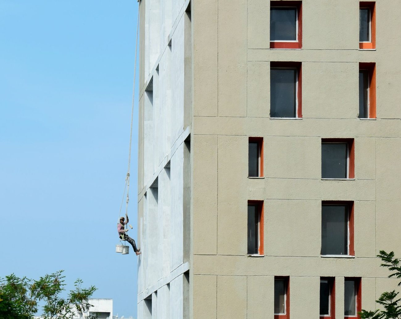 Villa Maintenance vs. Apartment Maintenance: What Actually Changes?